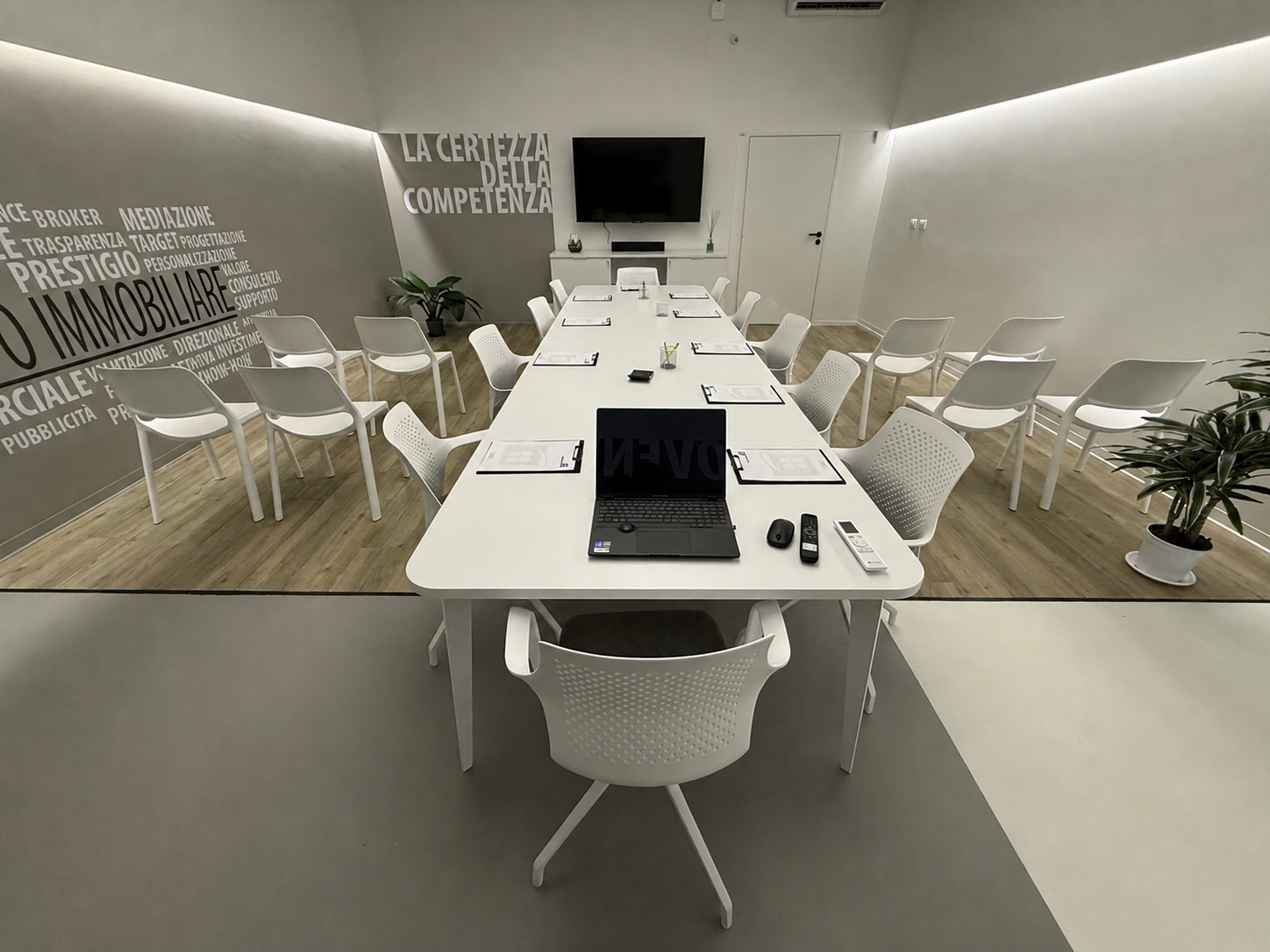 Sala riunioni Provenzano & Proto — La certezza della competenza